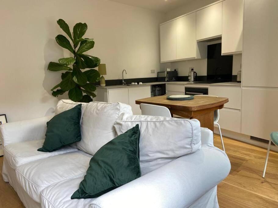 ברייטון Poets Rest, Free Parking, Ev Socket Fees Apply Walk To Beach מראה חיצוני תמונה