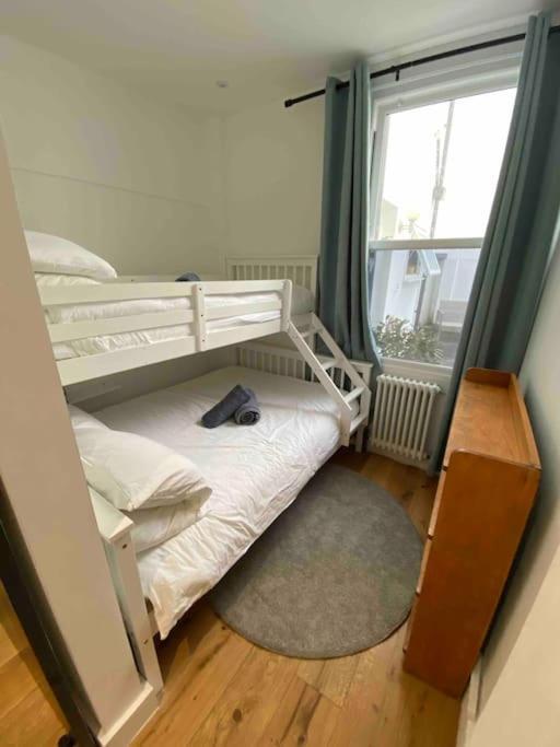 ברייטון Poets Rest, Free Parking, Ev Socket Fees Apply Walk To Beach מראה חיצוני תמונה